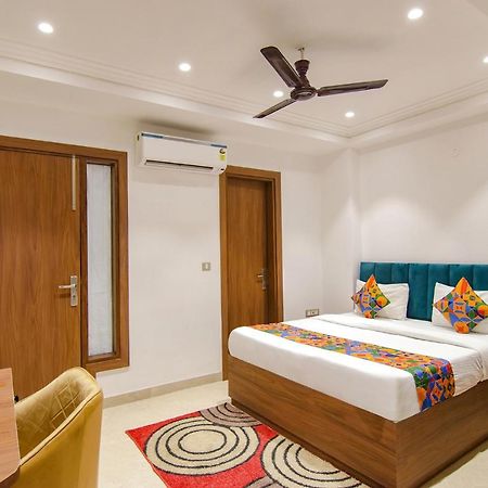 Fabhotel La Serene Bnb- Ashok Vihar Нью-Дели Экстерьер фото