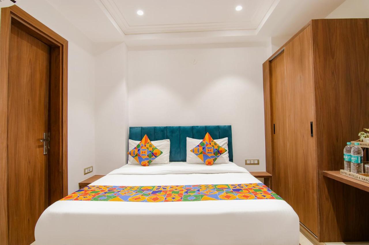 Fabhotel La Serene Bnb- Ashok Vihar Нью-Дели Экстерьер фото