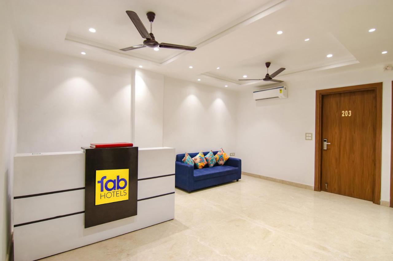 Fabhotel La Serene Bnb- Ashok Vihar Нью-Дели Экстерьер фото