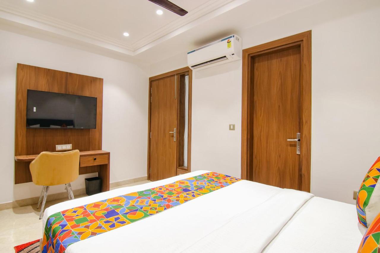 Fabhotel La Serene Bnb- Ashok Vihar Нью-Дели Экстерьер фото