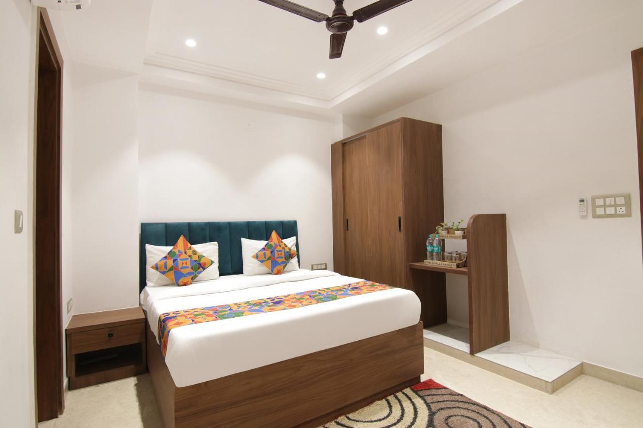 Fabhotel La Serene Bnb- Ashok Vihar Нью-Дели Экстерьер фото