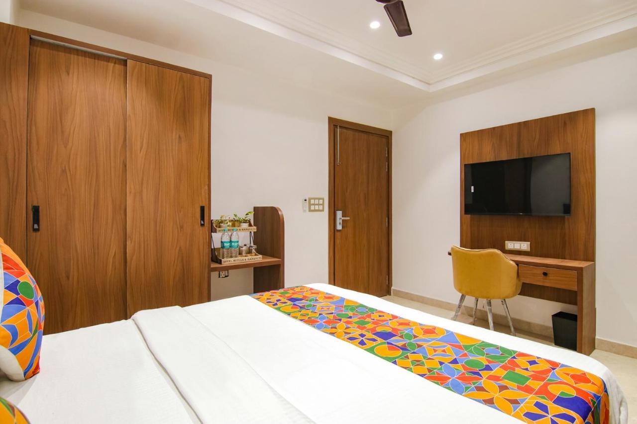 Fabhotel La Serene Bnb- Ashok Vihar Нью-Дели Экстерьер фото